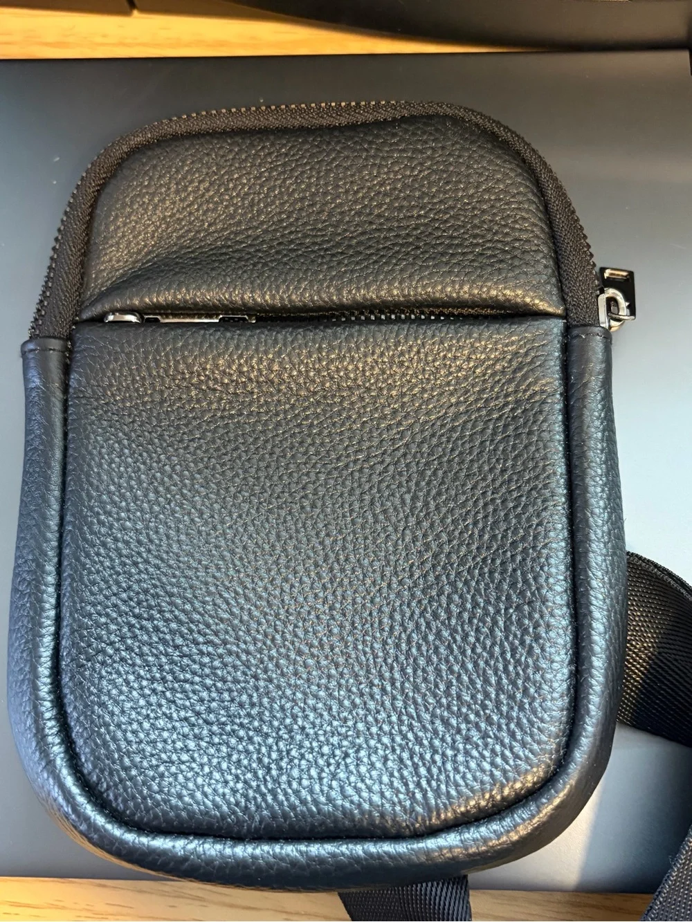 Men's Black Leather Crossbody Pouch - Compact Everyday Bag